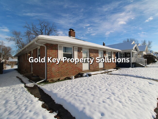 Building Photo - 2418-2418 1/2 Central Ave Anderson, IN 46016