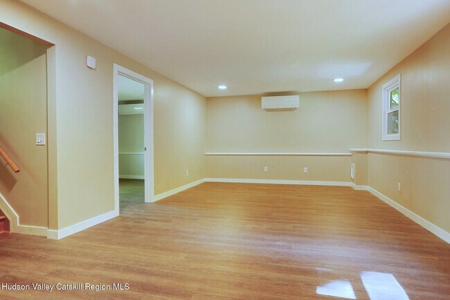 Building Photo - 20 Mary Lou Ln