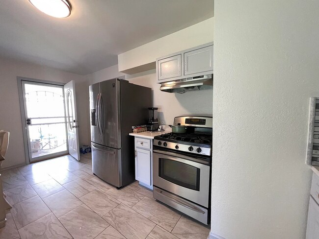 Building Photo - 3284 Valley Stream Cove