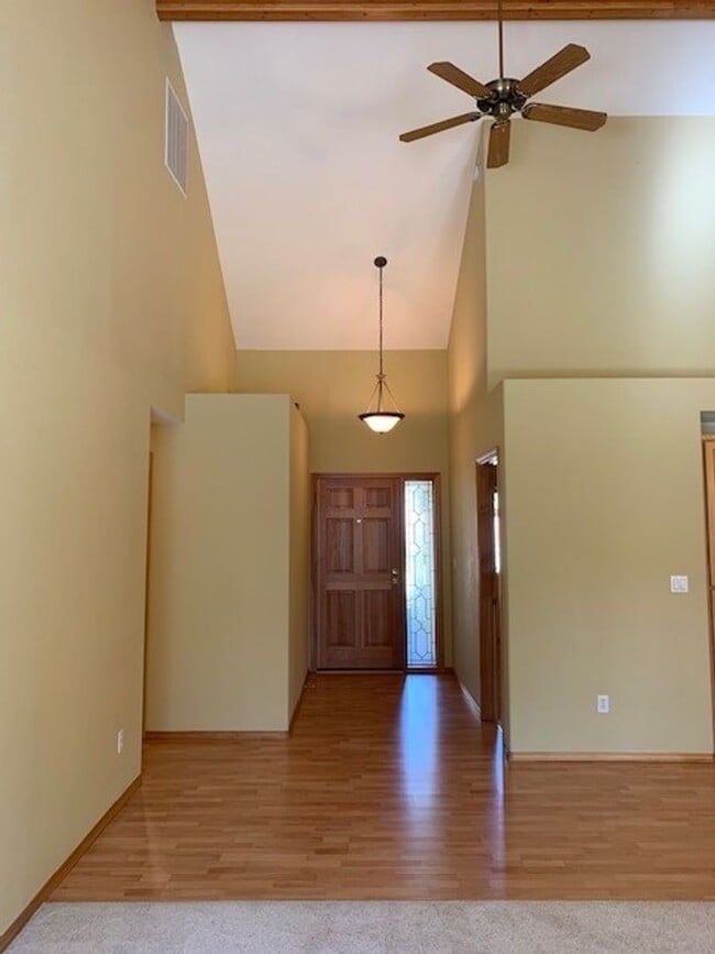 Building Photo - Leasing Special! 3 Bedroom House on Quarter Acre!