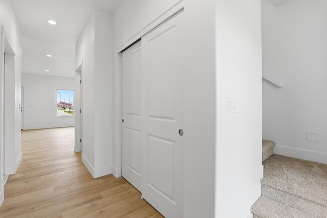 Building Photo - 631 Creative Way