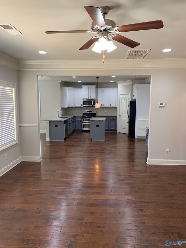 Building Photo - 517 Balsam Terrace Way