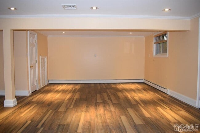 Building Photo - 13 Pinter Ln