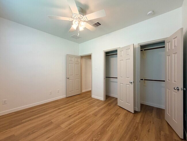 Building Photo - 2802 Ridgeglen Ln