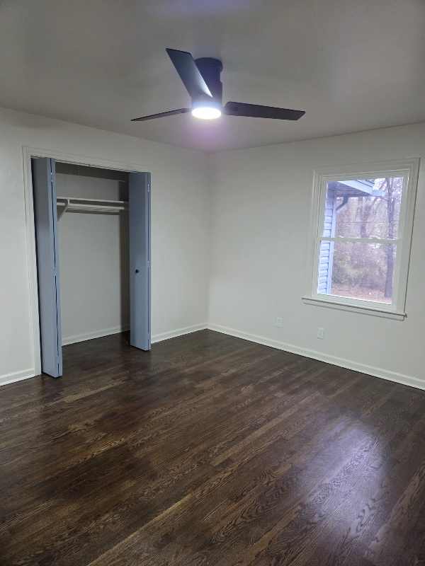 Building Photo - 1600 E 77th Terrace