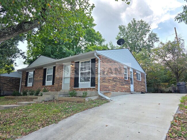 Building Photo - 364 E Tiverton Way