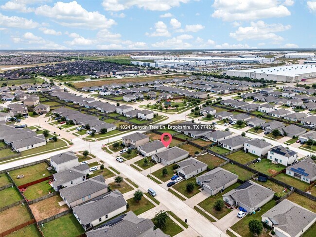 Building Photo - 1024 Banyon Tree Ln