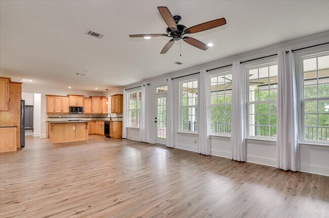 Building Photo - Home For Rent: 765 Mural Lake Ct Grovetown...