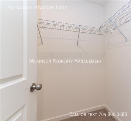 Building Photo - 1207 Scotch Mdws Lp