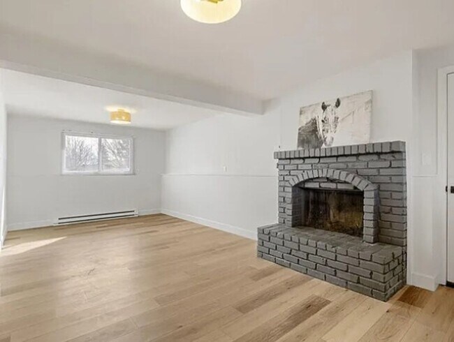 Building Photo - Beautiful, Newly Remodeled Home In Great Location!