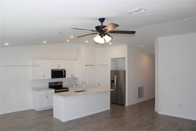 Building Photo - 1138-1114 SW 14th Terrace