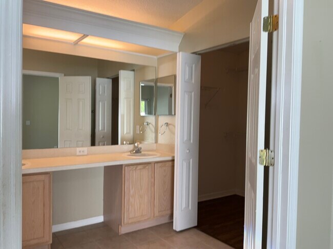 Building Photo - 27512 Sky Lake Cir