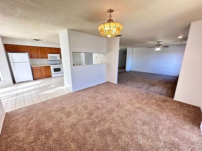 Building Photo - Move-In Special: ½ OFF First Month’s Rent! 3 Bedroom 2 Bathroom 2109 Sqft