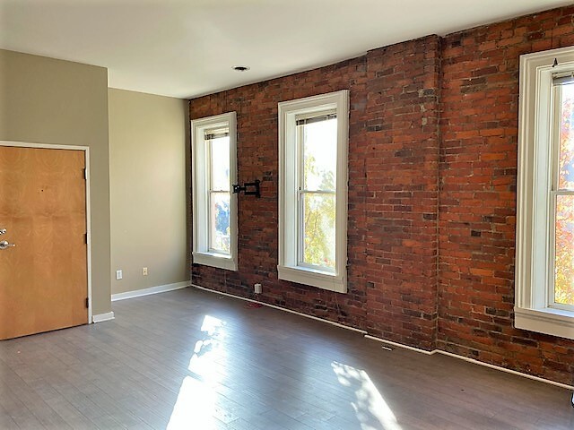 Building Photo - 1131 N High St