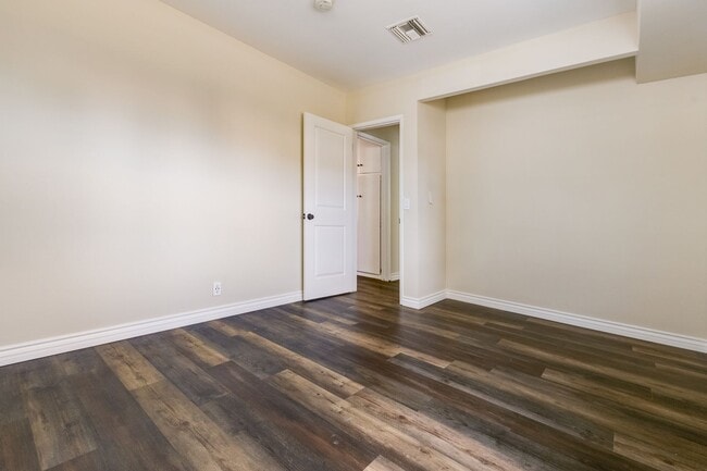 Building Photo - Beautifully Remodeled 4 Bed / 2 Bath Home in Prime Inglewood — Detached Garage + Spacious Yard