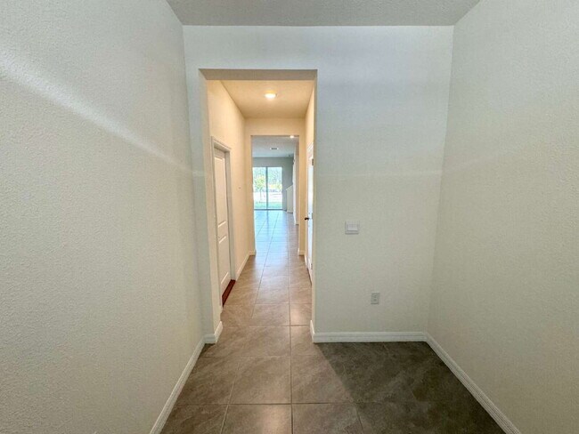 Building Photo - 33031 Tulip Petal Ln