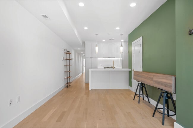 Building Photo - 1515 K St SE