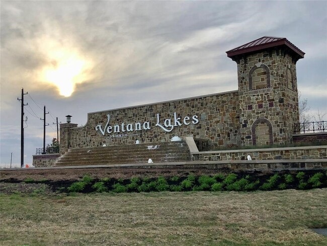 Building Photo - 23703 Giardini Dr