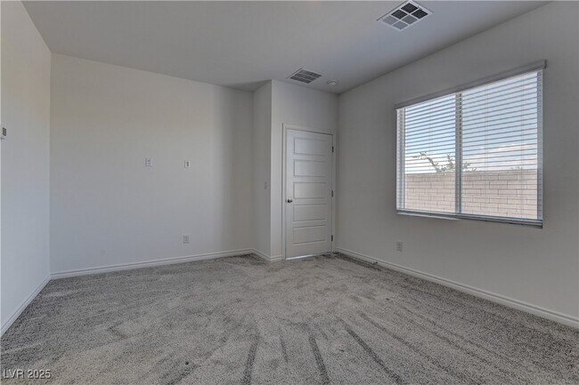 Building Photo - 222 Palisade Fls Ave