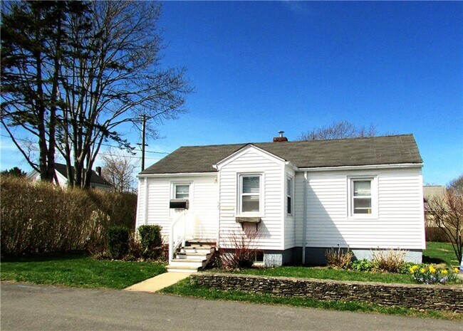 Building Photo - 35 Rosa Rd