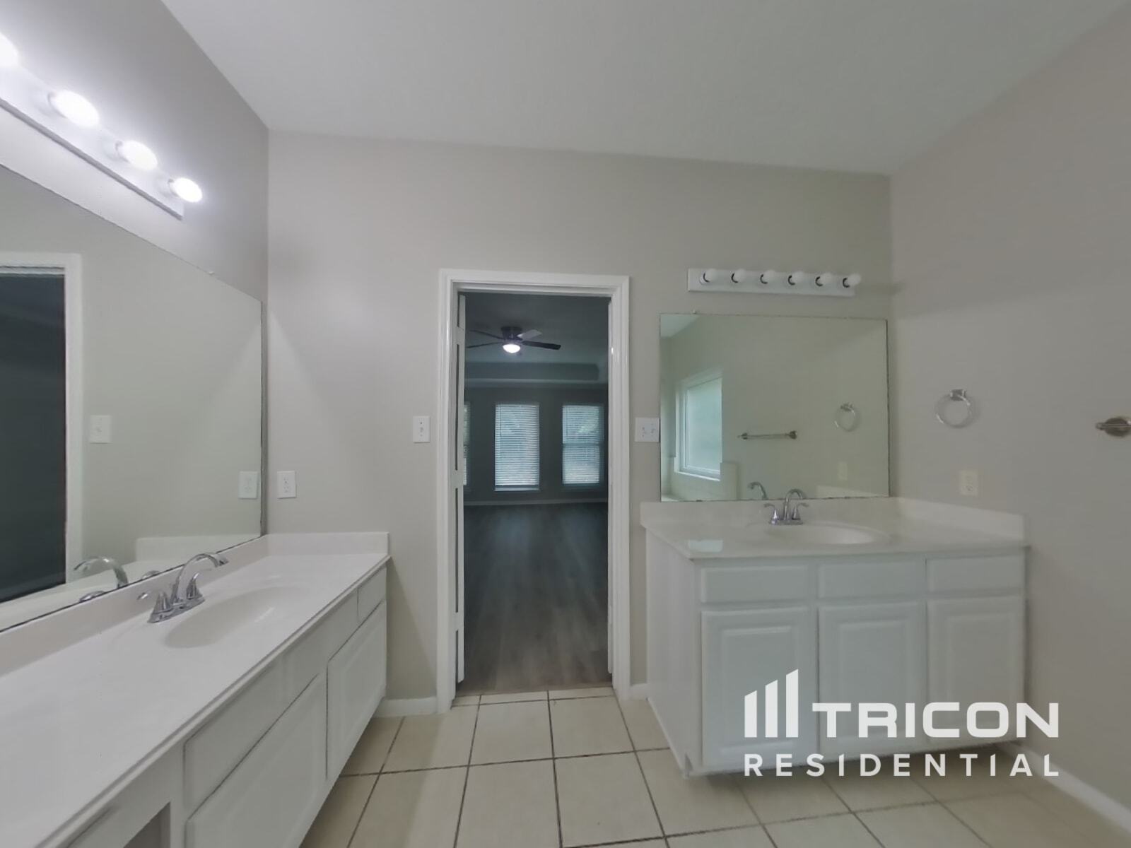 Building Photo - 17419 Pikes Peek Ct