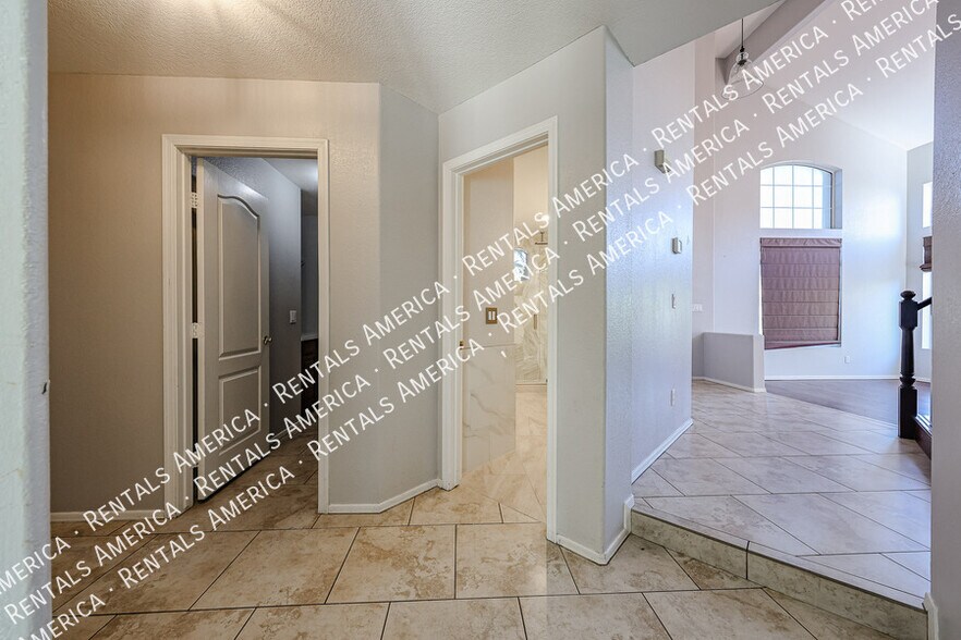 Building Photo - 15039 N 54th Pl