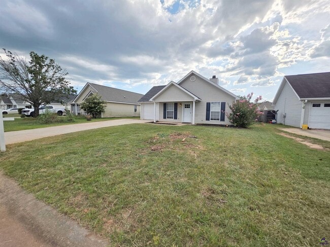 Building Photo - 66 Park Ln