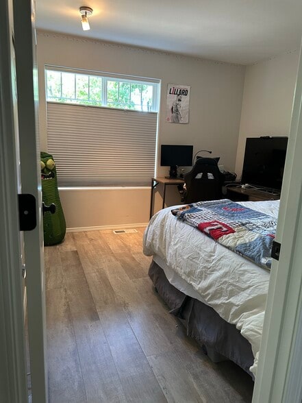 3rd bedroom - 16205 SW Cameron Ct