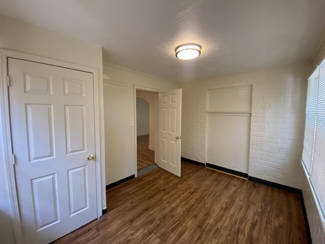 Building Photo - 1340 Burton Ave