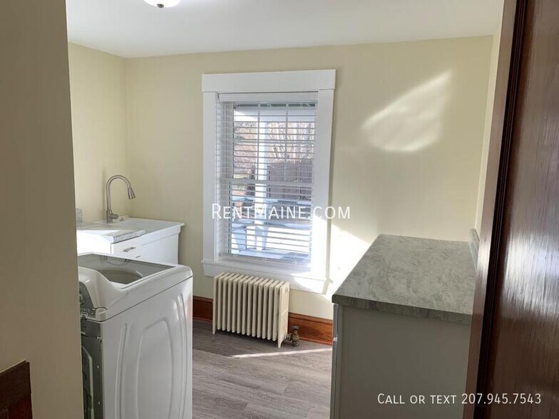 Building Photo - 54 Western Ave