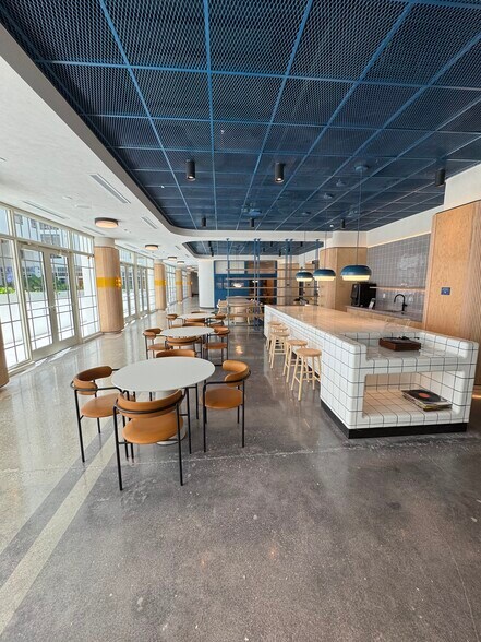 Building Photo - 264 NW 31st St