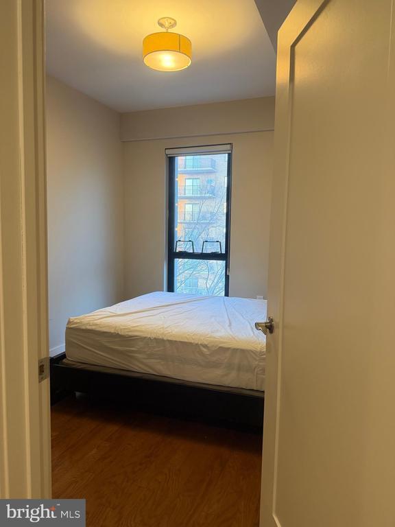 Building Photo - 1320 Fenwick Ln