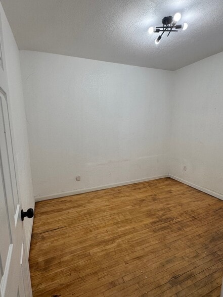 Building Photo - 420 N 29th St