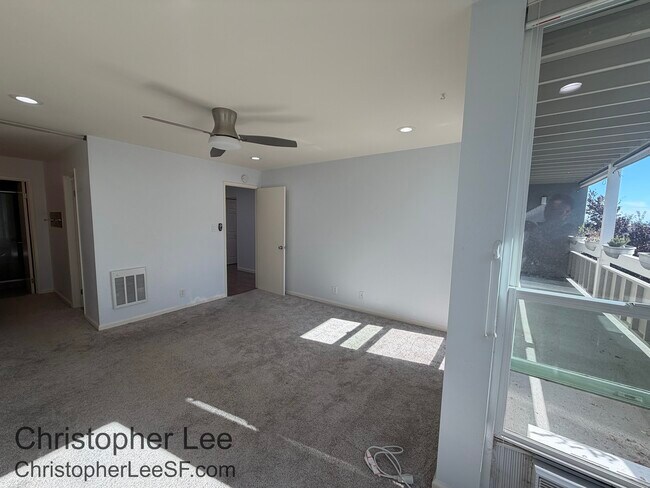 Building Photo - 1081 Beach Park Blvd