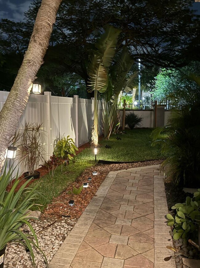 Building Photo - 3760 NW 19th St