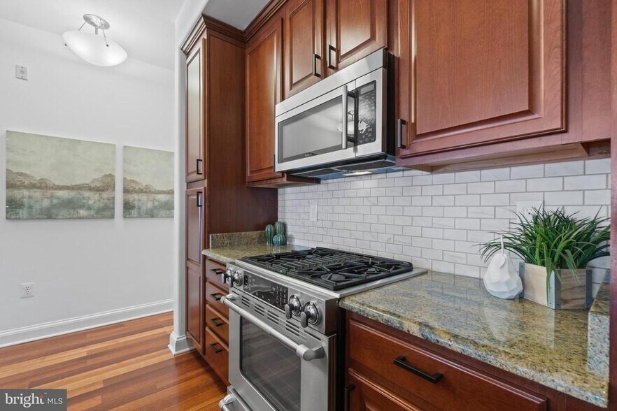 Building Photo - 1429 Clifton St NW