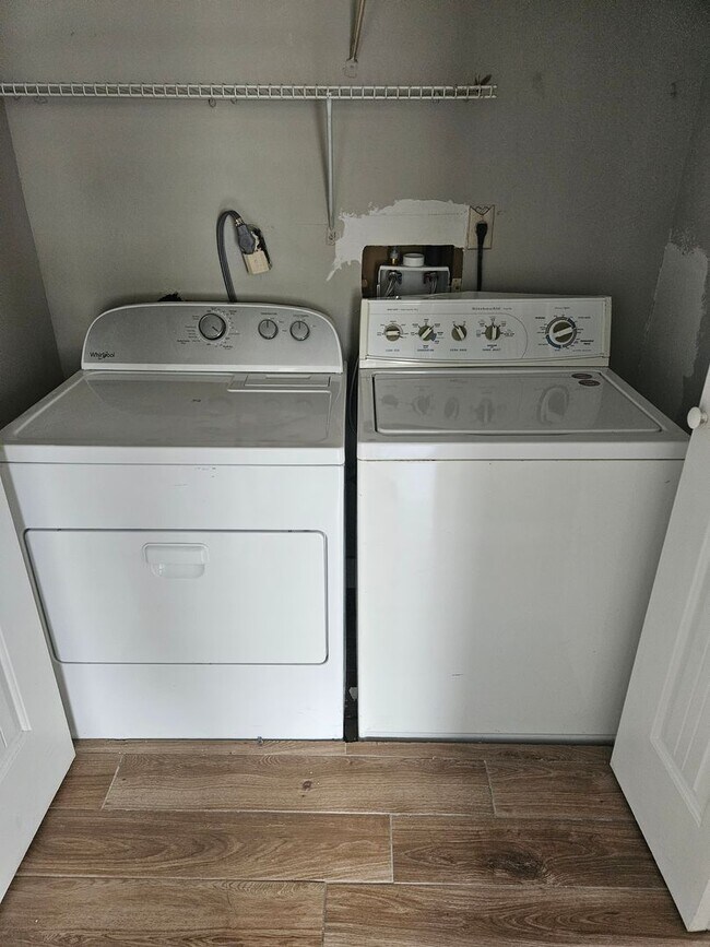 Building Photo - UCF