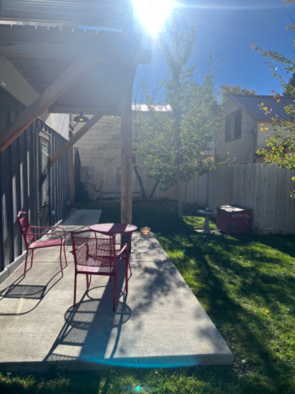 Building Photo - 123 1/2 S E St