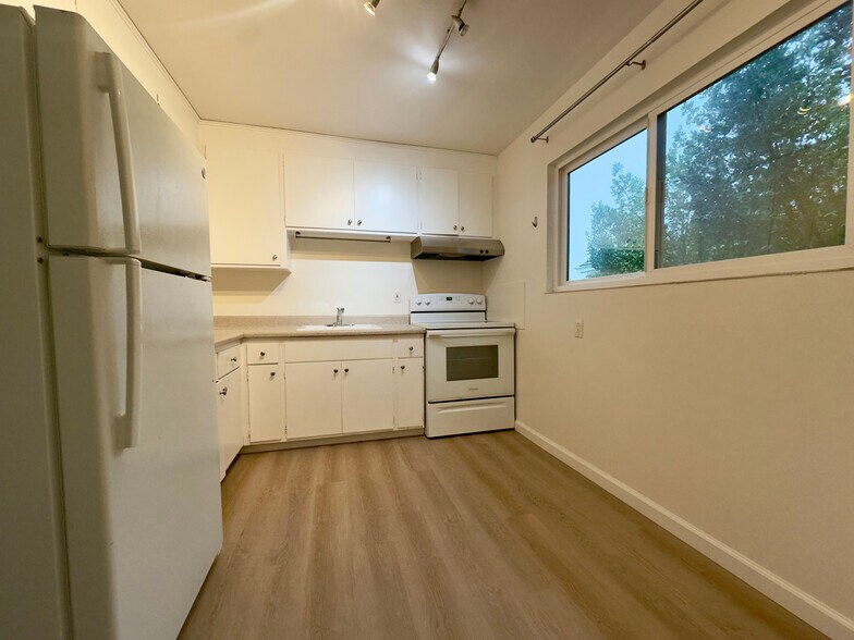 Building Photo - 6501 Raymond St