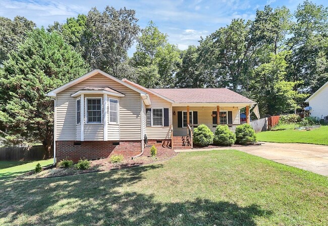Primary Photo - 105 Antelope Dr