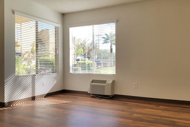 Interior Photo - Sun Valley Gardens
