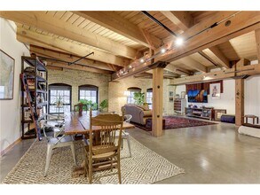 Building Photo - 404 N Washington Ave