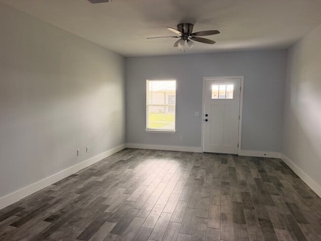 Building Photo - Orlando Rd Duplexes
