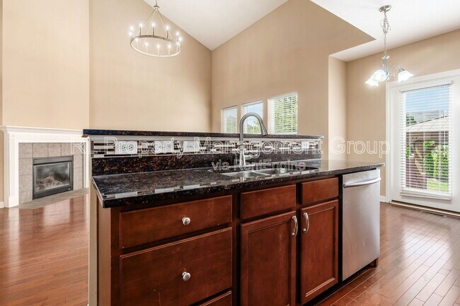 Building Photo - 10327 Indigo Dr