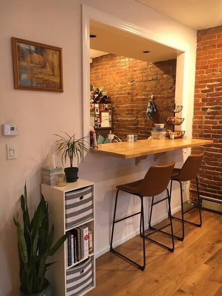 Building Photo - 204 Northampton St