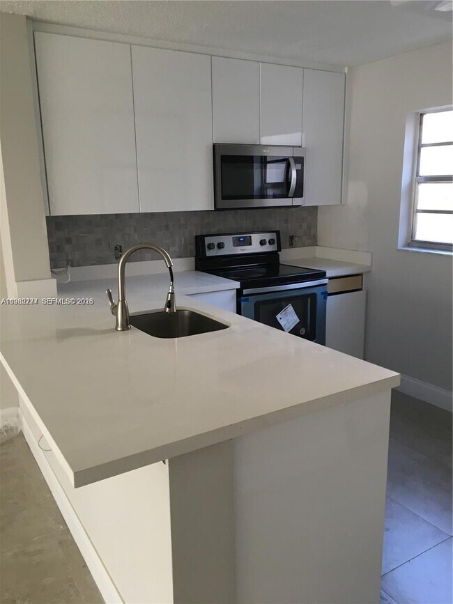 Building Photo - 7765 SW 86th St