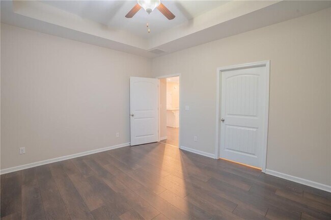 Building Photo - 2420 Boxwalking Ct