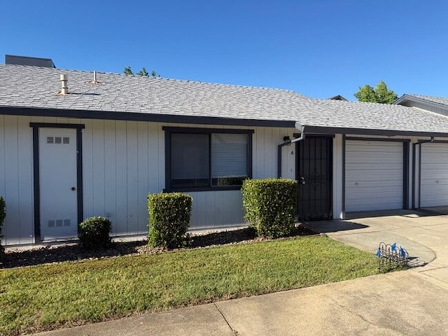 Building Photo - 2556 Sabre Ct