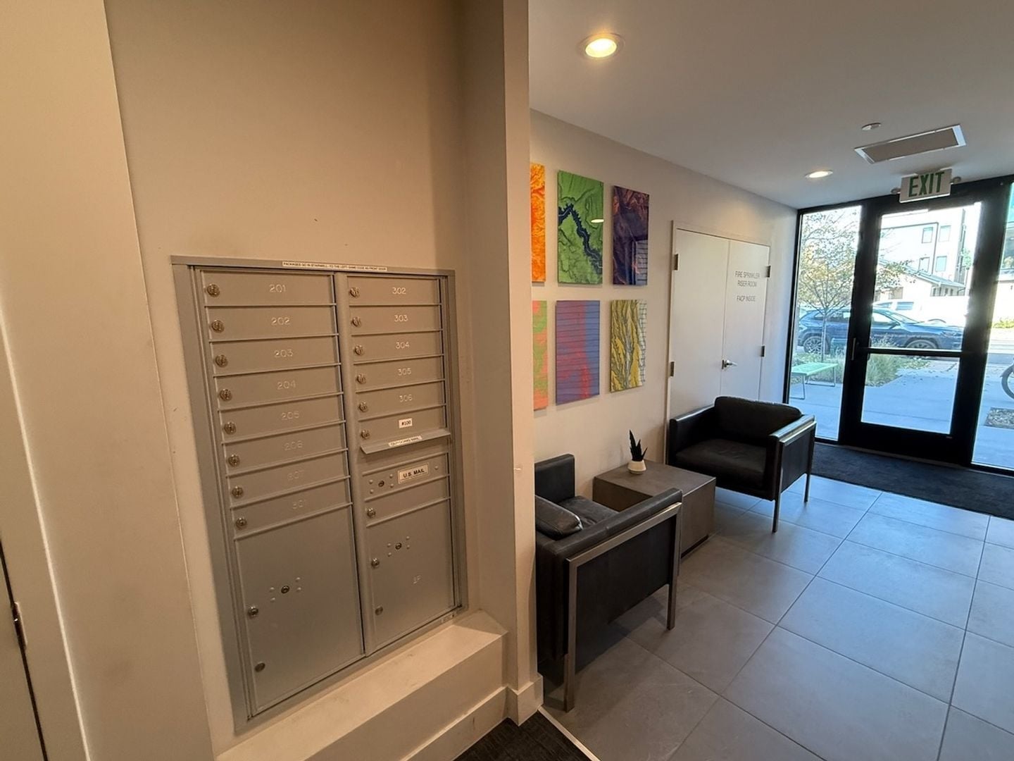 Building Photo - 2718 Pine St