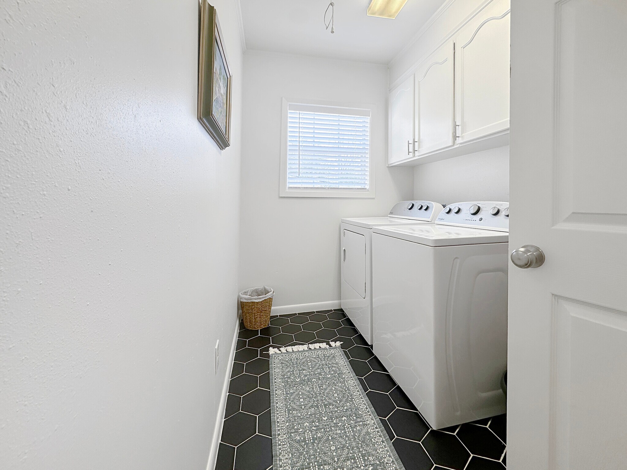 Building Photo - 402 Wallace Dean Rd